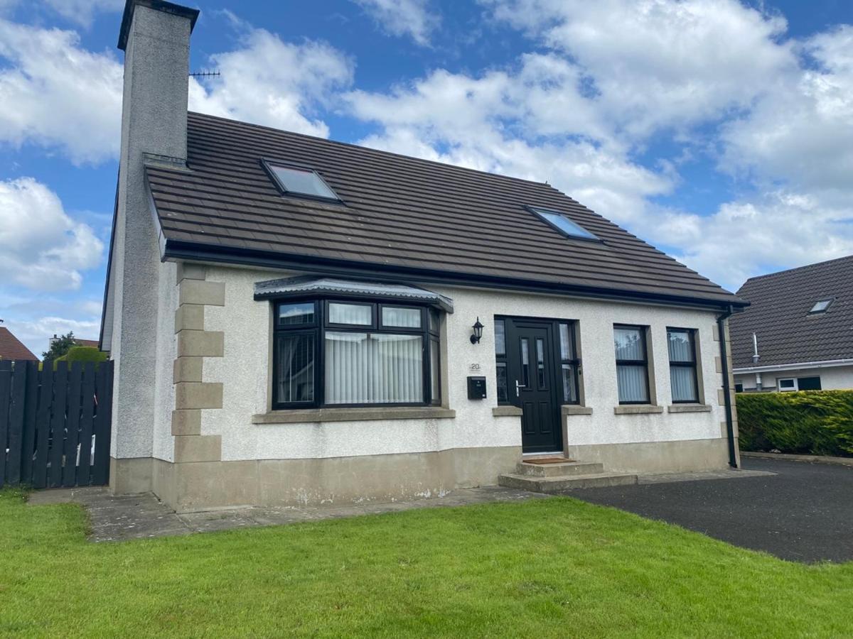 Holiday Home In Ballycastle - Fainne Na Cairde Exterior foto